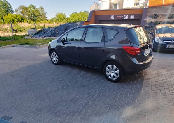 Opel Meriva cena 21500 przebieg: 179000, rok produkcji 2013 z Białystok małe 781